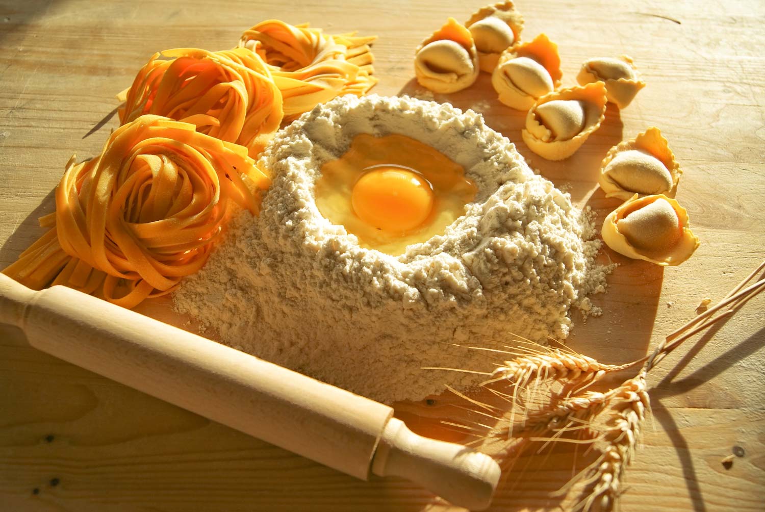 Tortelli, tagliatelle e agnoli fatti in casa